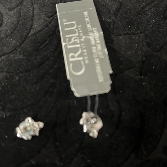 Crislu sterling silver cz cluster post earrings. . - Picture 3 of 4